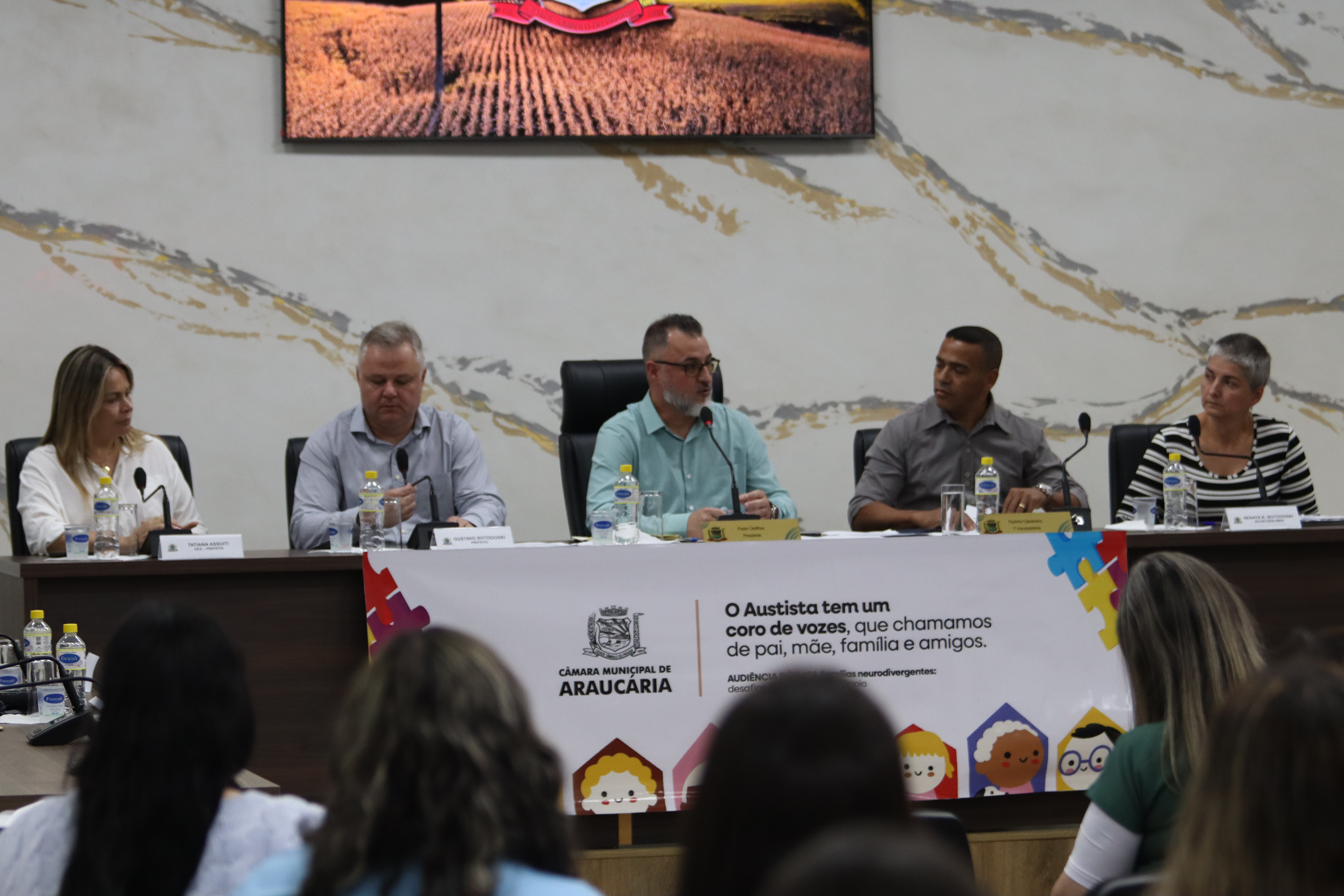 Audiência pública debate inclusão de famílias neurodivergentes