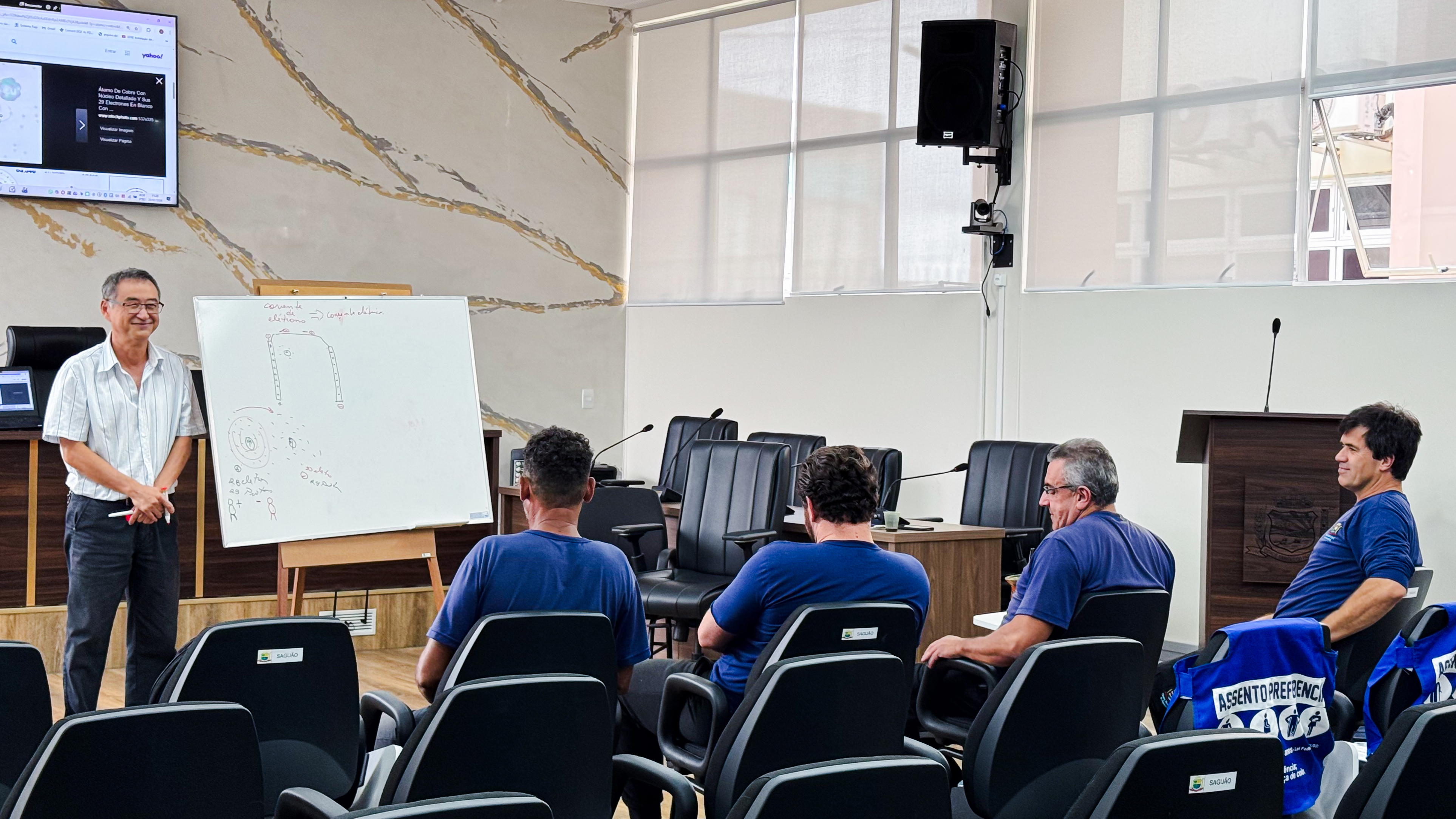 Equipe de manutenção participa de curso de elétrica residencial e predial