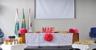 Homenagem Dia das Mães na Câmara Municipal.jpg