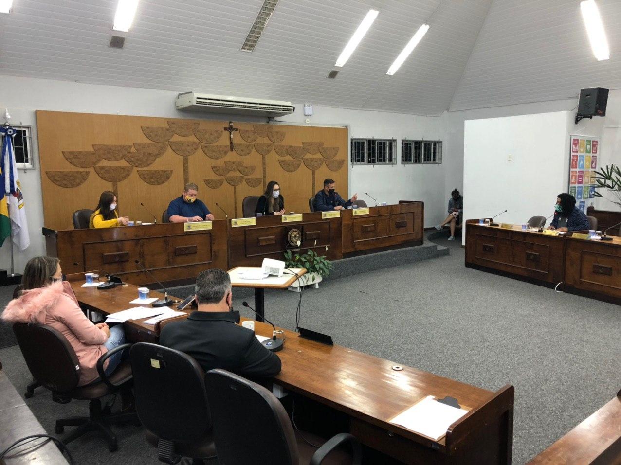 Vereadores aprovam a criação do cargo de médico infectologista
